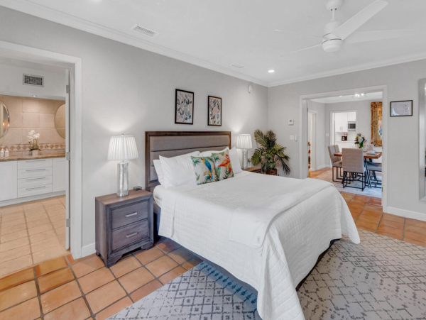 Luxurious Coral Ridge Residence with Heated Pool - Ideal Family Getaway